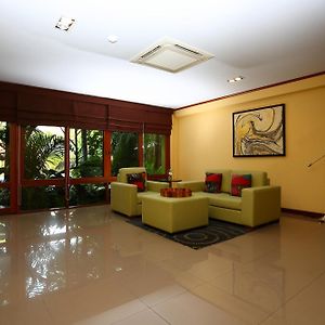 Superior One-Bedroom Apartment